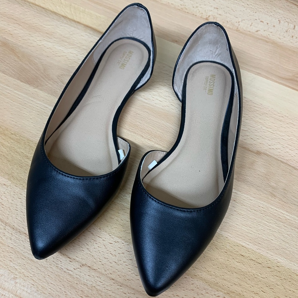 Mossimo Mohana Womens Point Toe Cut Out Flat Shoes